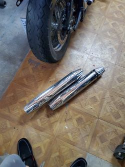 Yamaha Vstar 1100 Mufflers