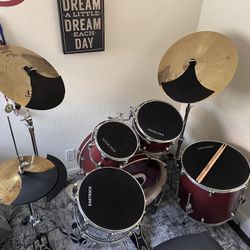 Ludwig BackBeat Elite 5-Piece Complete Drum Set With 22" Bass Drum, Hardware & Cymbals - Ruby Grain
