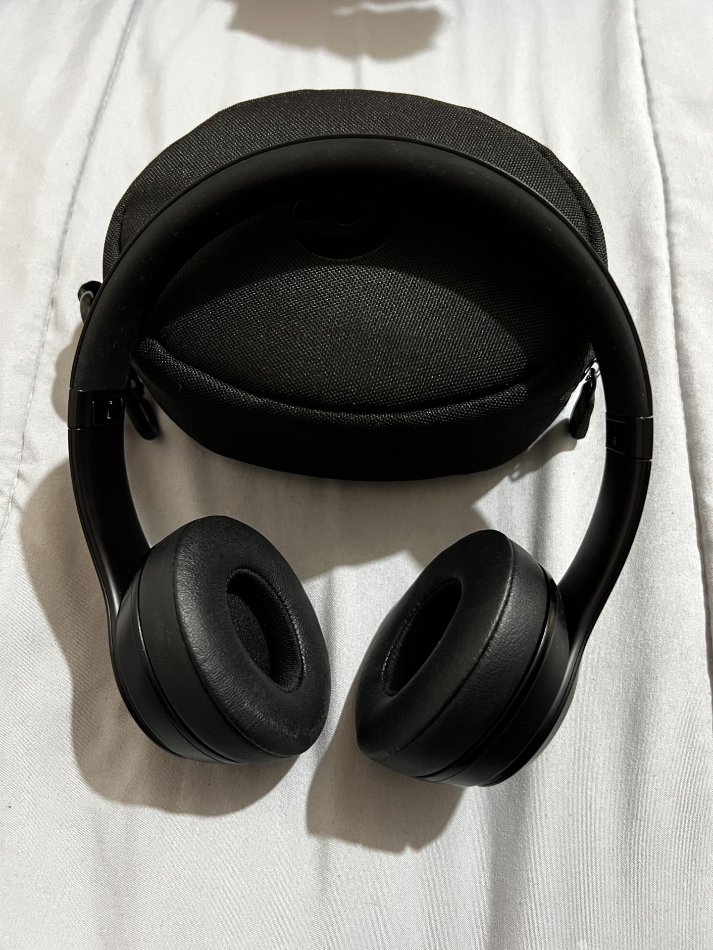 Beats solo3 wireless headphones
