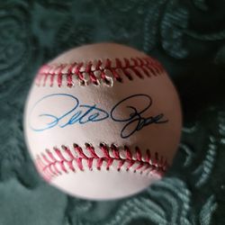 Pete Rose  Autographed Baseball  On A National League Baseball 