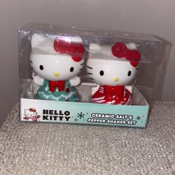 Hello Kitty Ceramic Salt & Pepper Shaker Set