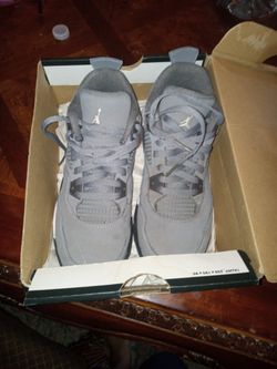 Jordan 4 (Ps)  Size 3 Cool Grey/Chrome Dark Charcoal