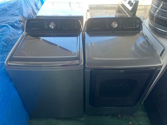 Washer And Dryer Samsung Matching Set Like New