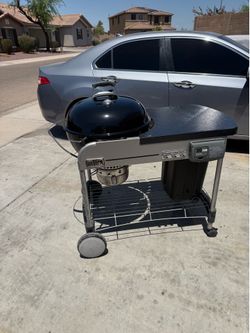 Weber 22 in. Performer Deluxe Charcoal
