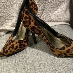Leopard print heels size 8