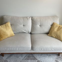 67x27x36in Couch