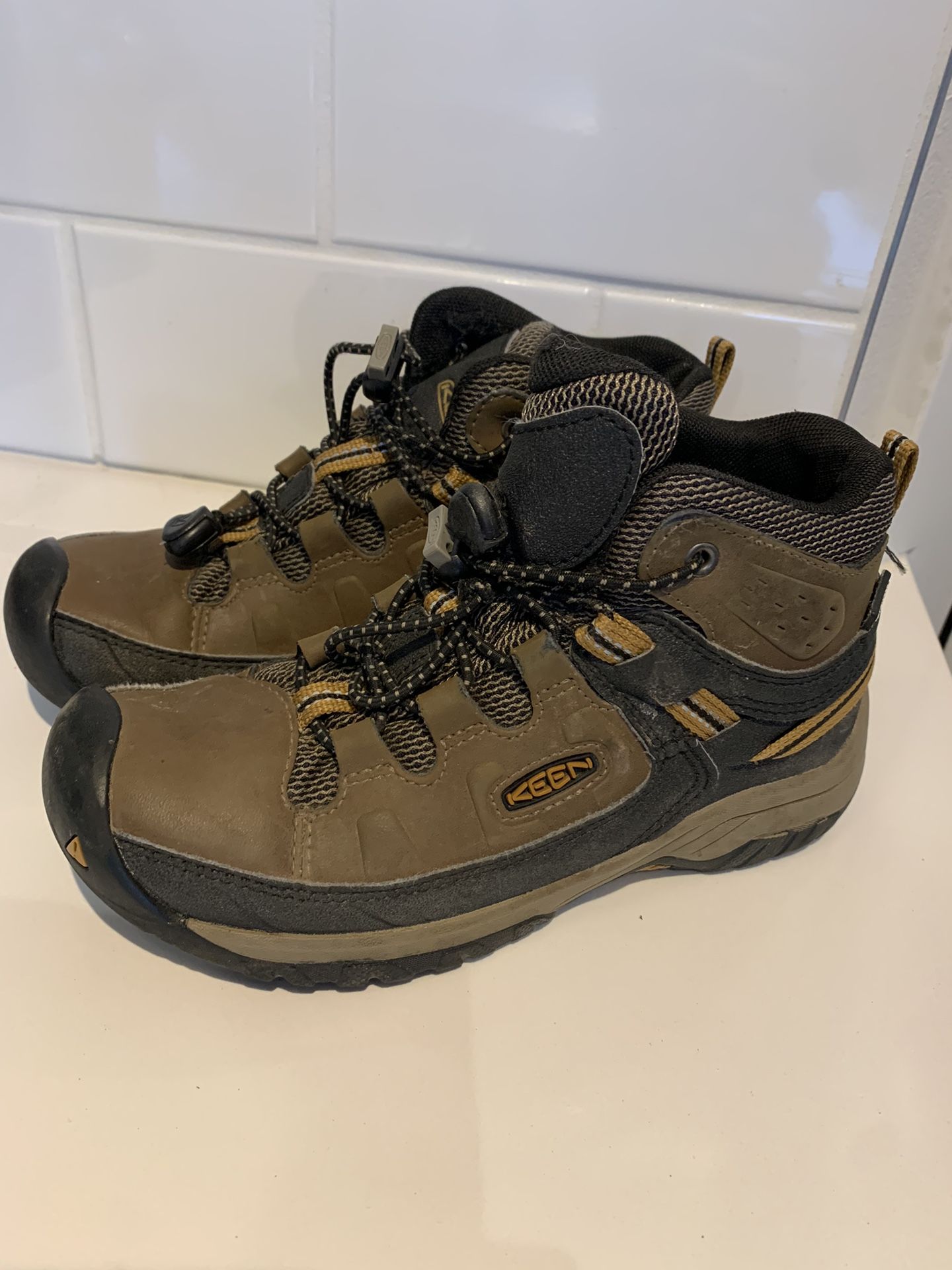 KEEN waterproof hiking shoes