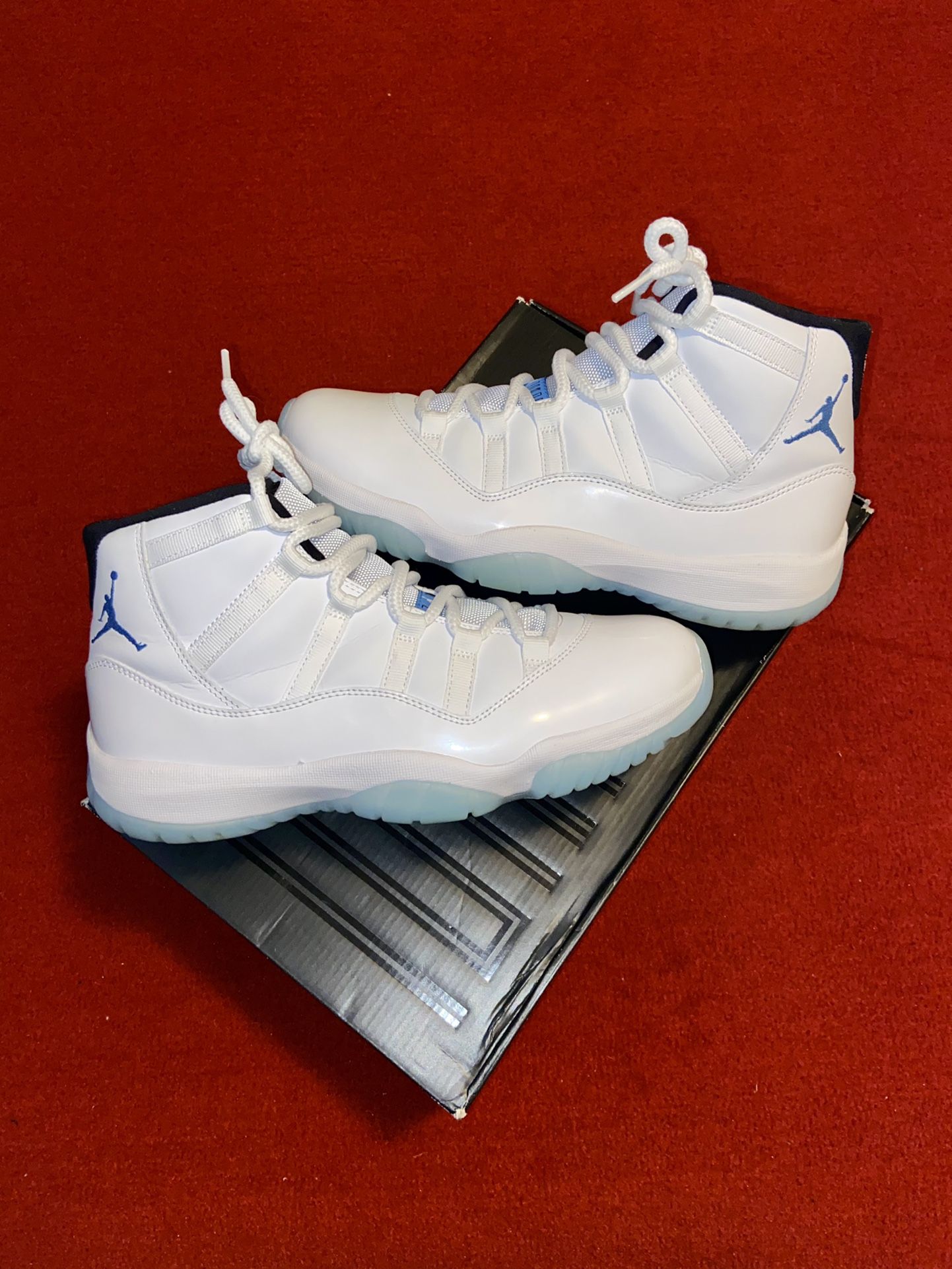Jordan 11 Legend blue