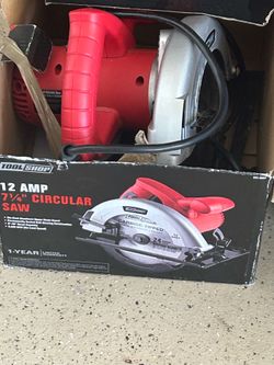 “7¼” Corded Circular Saw – Works Great – Includes 2 Blades & Box”