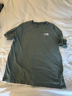 Men’s Medium North Face Shirt 