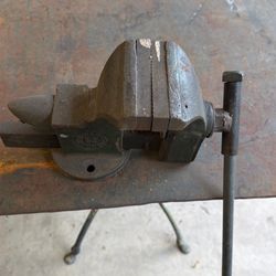 Old American scale vise