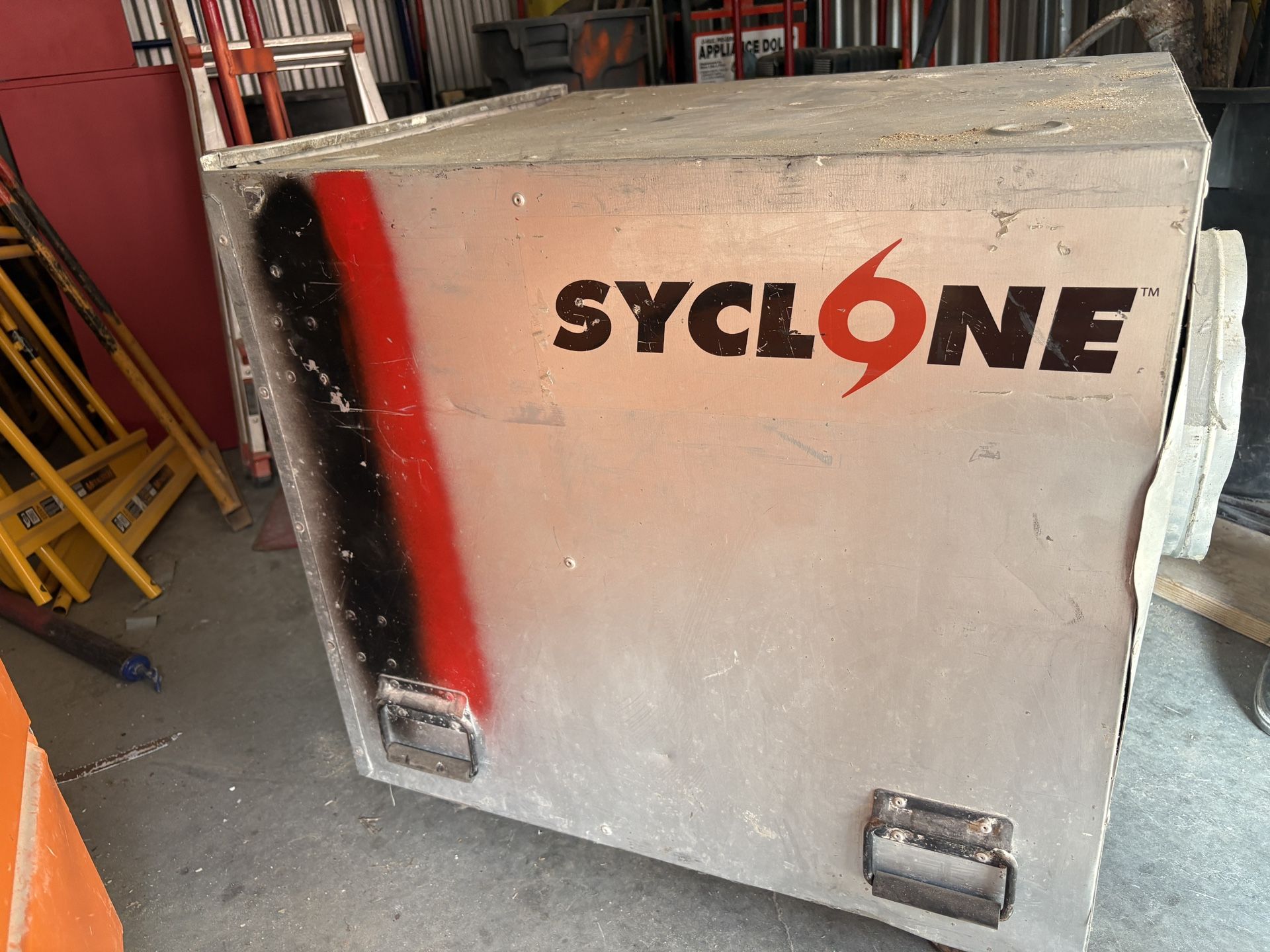 Syclone air machine construction