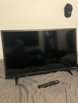 “32 In” Vizio Smart TV
