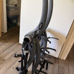 Saris Trunk Bike Rack – Holds Multiple Bikes – Great Condition