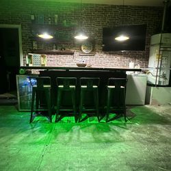 Bar Table And Chairs 