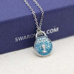 Silver blue diamond lock collarbone necklace