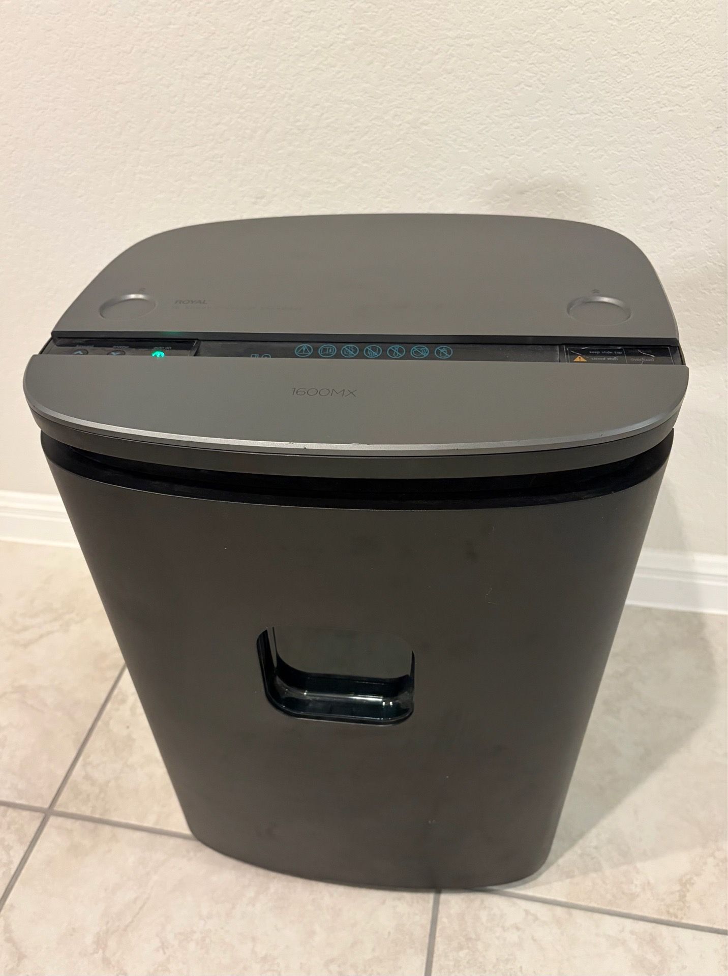 Royal 1600MX Heavy Duty 16-Sheet Crosscut Shredder - 60 Min Run Time