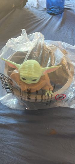 popcorn bucket Yoda