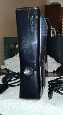 Xbox 360 S Console Bundle – Upgraded 320GB Hard Drive