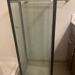 55 Gallon Reptile Or Fish Tank 10$. 