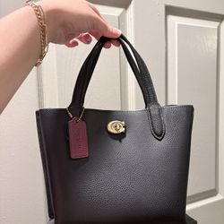 Coach Willow Tote 24
