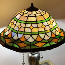 Tiffany Style Stained Glass Lamp