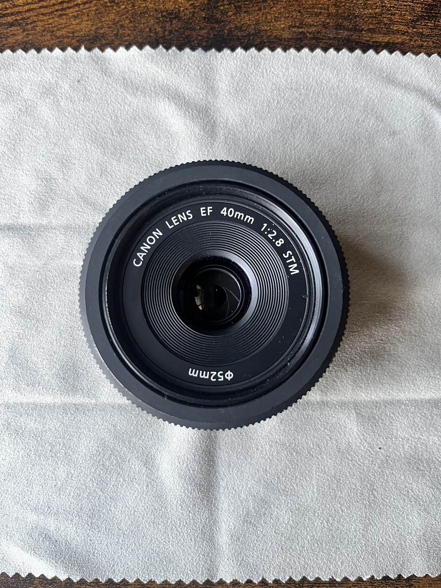 Canon EF 40mm F2.8 (stm)