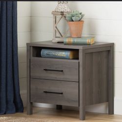2 nightstands 