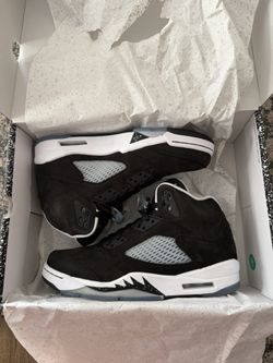New Jordan 5 Retro Moonlight Size 7 & 7.5 