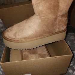 Sreve Madden  Boots  Suede.  Brown Size 10