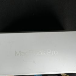MacBook Pro 16 Inch M3 Pro Chip