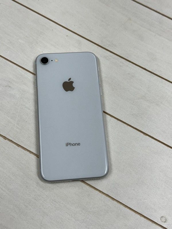 Unlocked iPhone 8 📱 – Compatible with All Carriers! Get Yours Today!