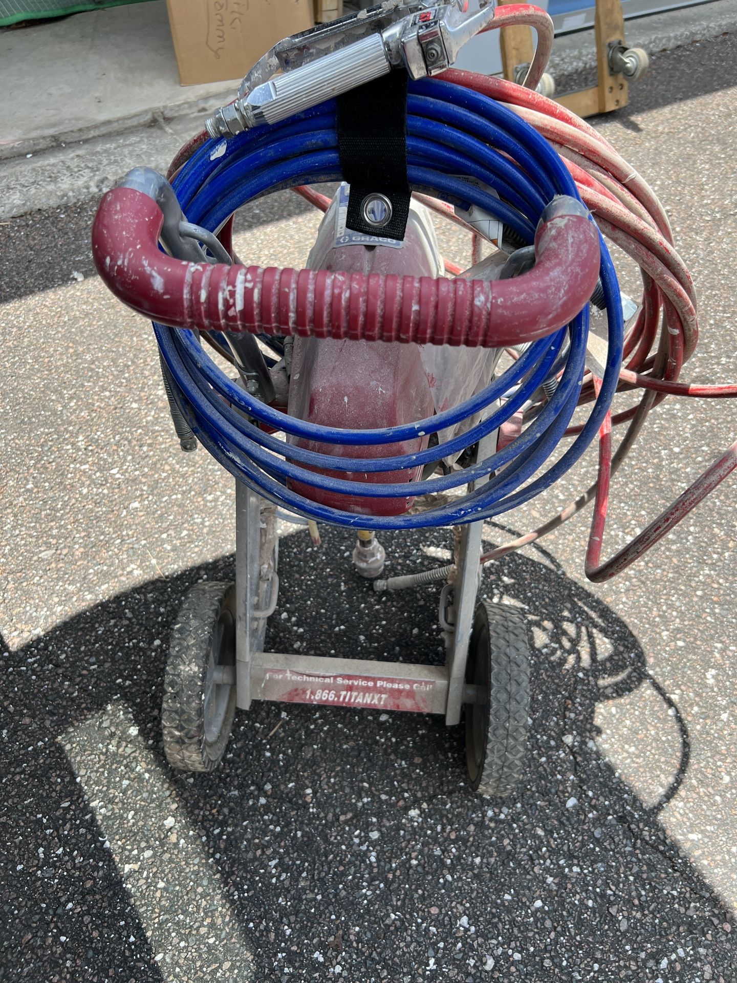 Titan XT 330 Paint Sprayer