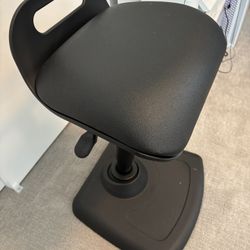 Vari Standup Chair