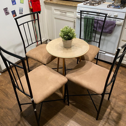 Dining table w 4 chairs