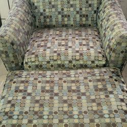 Arm Chair With Foot Rest 