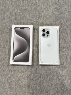 iPhone 15 Pro Max 256GBb (Unlocked) - White Titanium