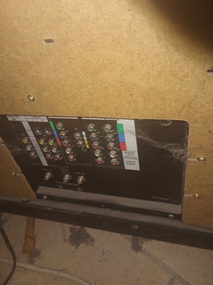 Mitsubishi T. V. 64 Works Great $50.00