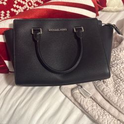 Michale Kors Purse