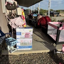 DELTA KIDS TABLE AND STORAGE