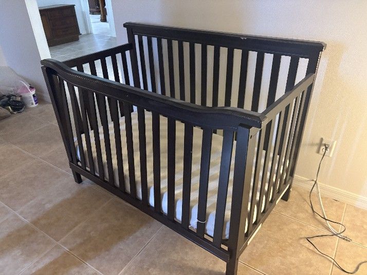 Baby Crib And Changing Table