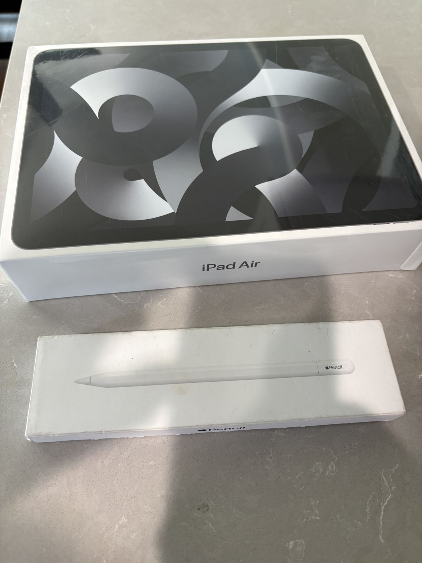 iPad and Pen (NEW)