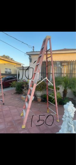 Excellent Condition wide variety of 10ft Fiberglass ladders