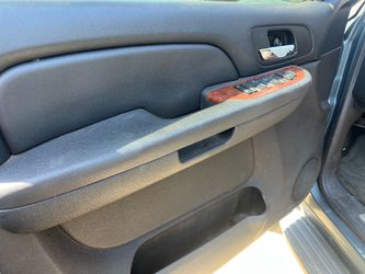 Door panel to 2008 Tahoe