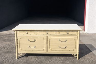 Thomasville 7 drawers dresser 58”w x 19.5”d x 30”h  