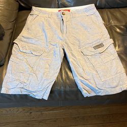 Men’s UnionBay Long Cargo Shorts Size 32