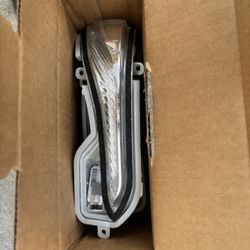 Infiniti Q50 Oem Mirror Turn Signals 