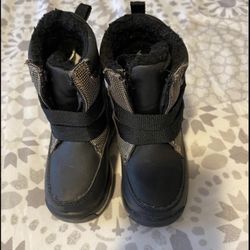 Toddler/ Kids Winter/ Snow Boots Size 7