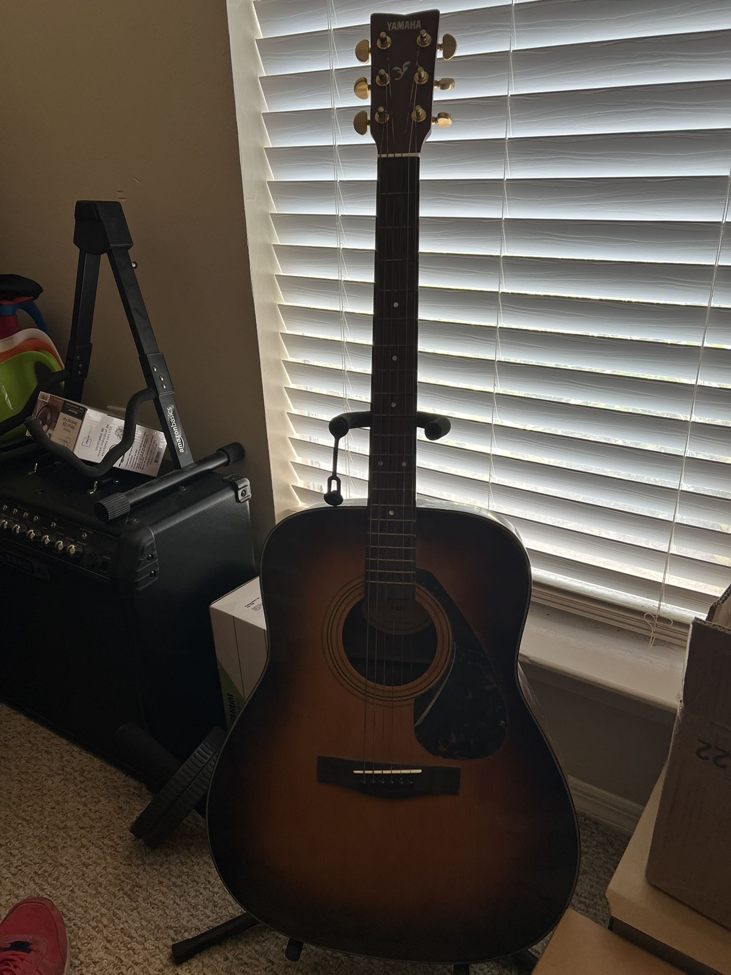 Acoustic Guitar - Yamaha