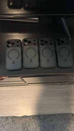 iPhone 17 cases black